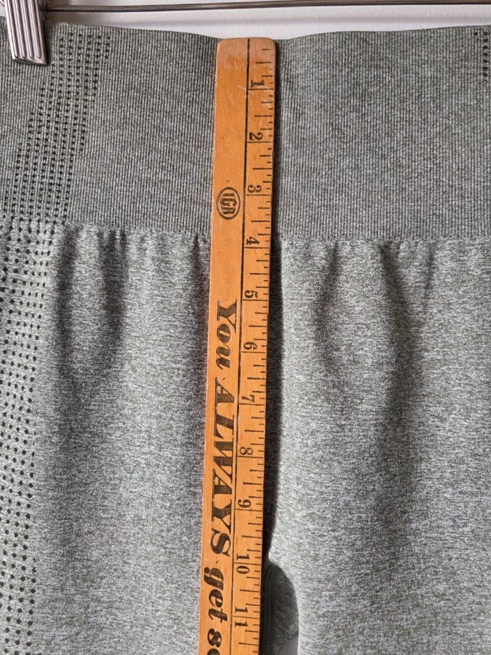 EUC LIKE NEW BUTT LIFTING LEGGINGS WORKOUT SIZE L